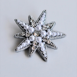 星　ビジューブローチ　グレー 2枚目の画像