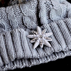 星　ビジューブローチ　白 1枚目の画像