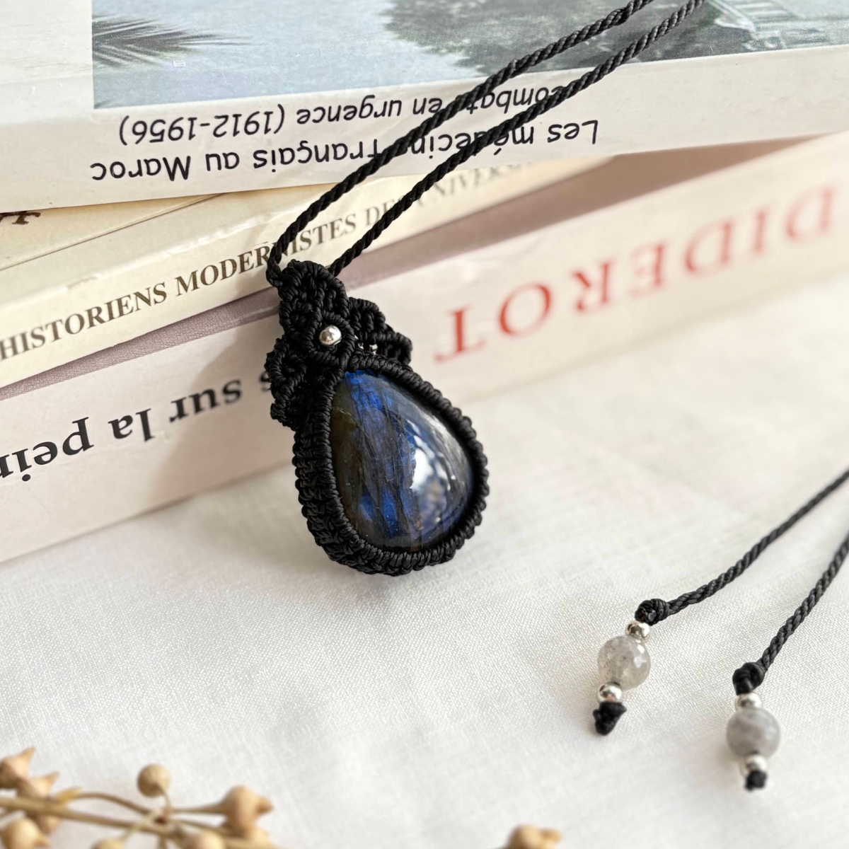 ペンダントトップ ネックレス ペンダント 天然石 ラブラドライト 金属アレルギー対応 マクラメ編み 大人可愛い プレ