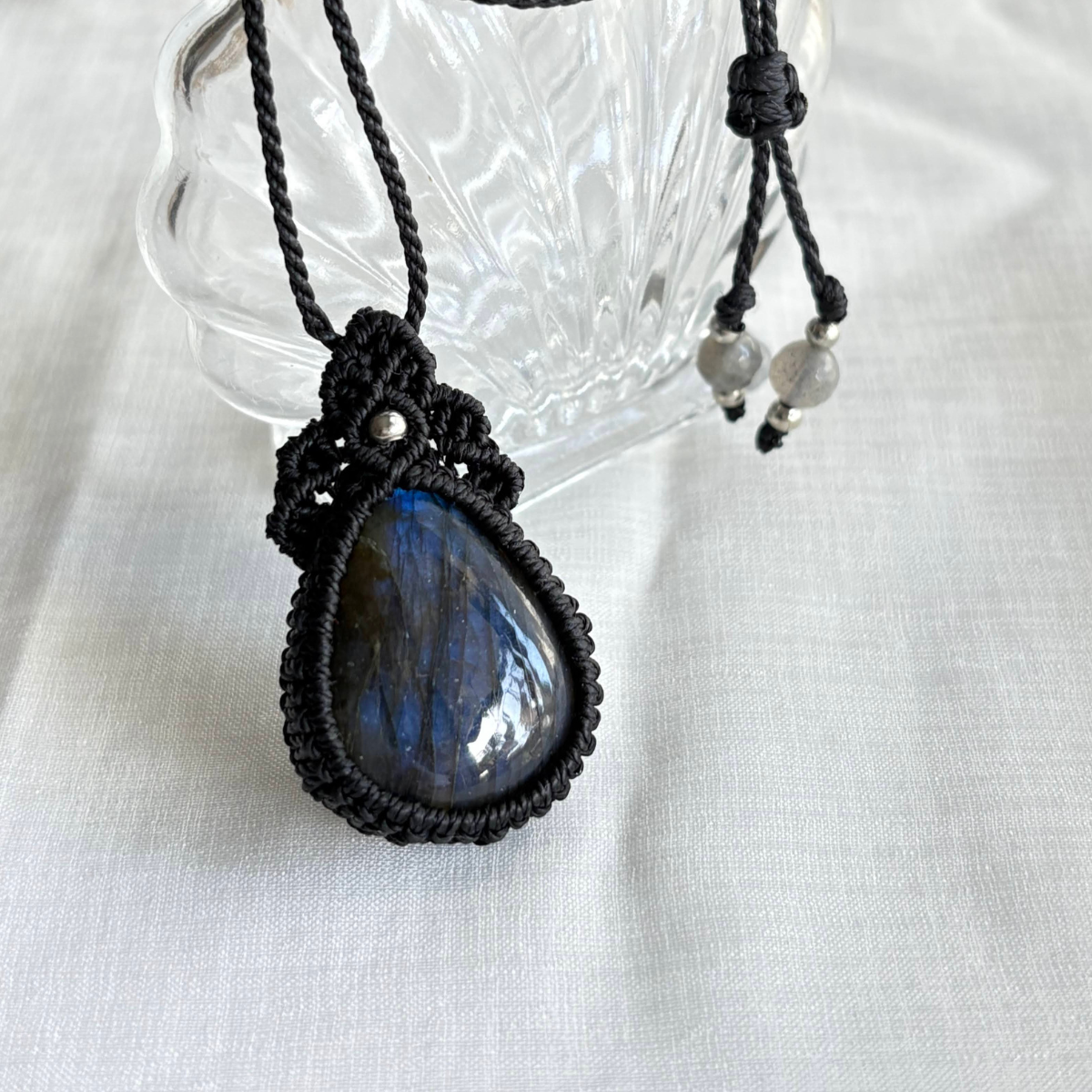 ペンダントトップ ネックレス ペンダント 天然石 ラブラドライト 金属アレルギー対応 マクラメ編み 大人可愛い プレ