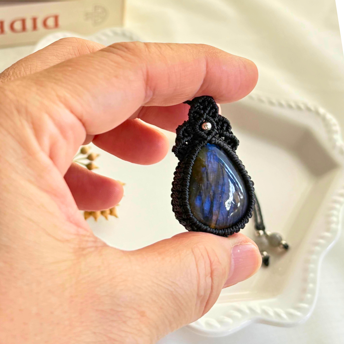 ペンダントトップ ネックレス ペンダント 天然石 ラブラドライト 金属アレルギー対応 マクラメ編み 大人可愛い プレ