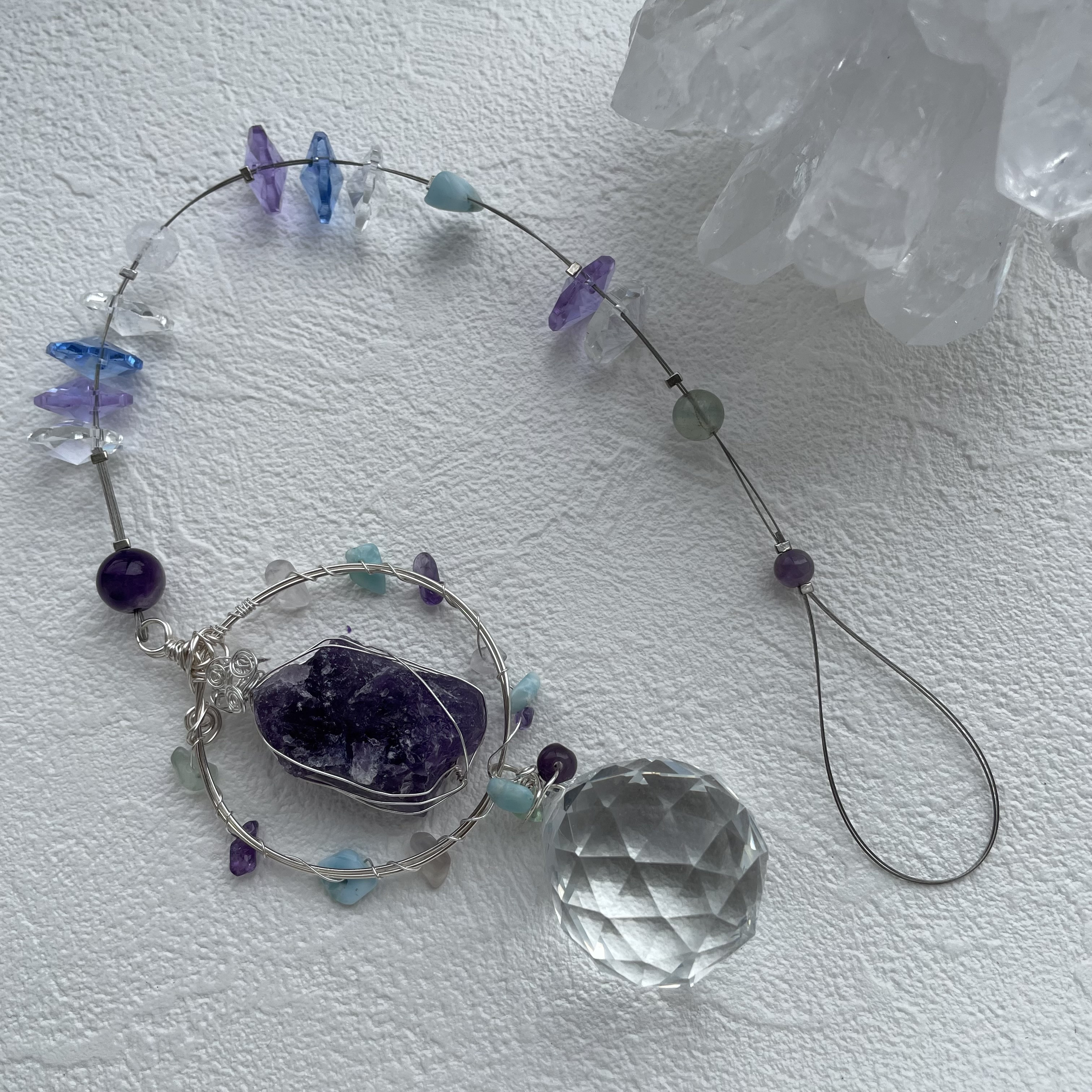 《静かな調和》アメジスト原石のサンキャッチャー