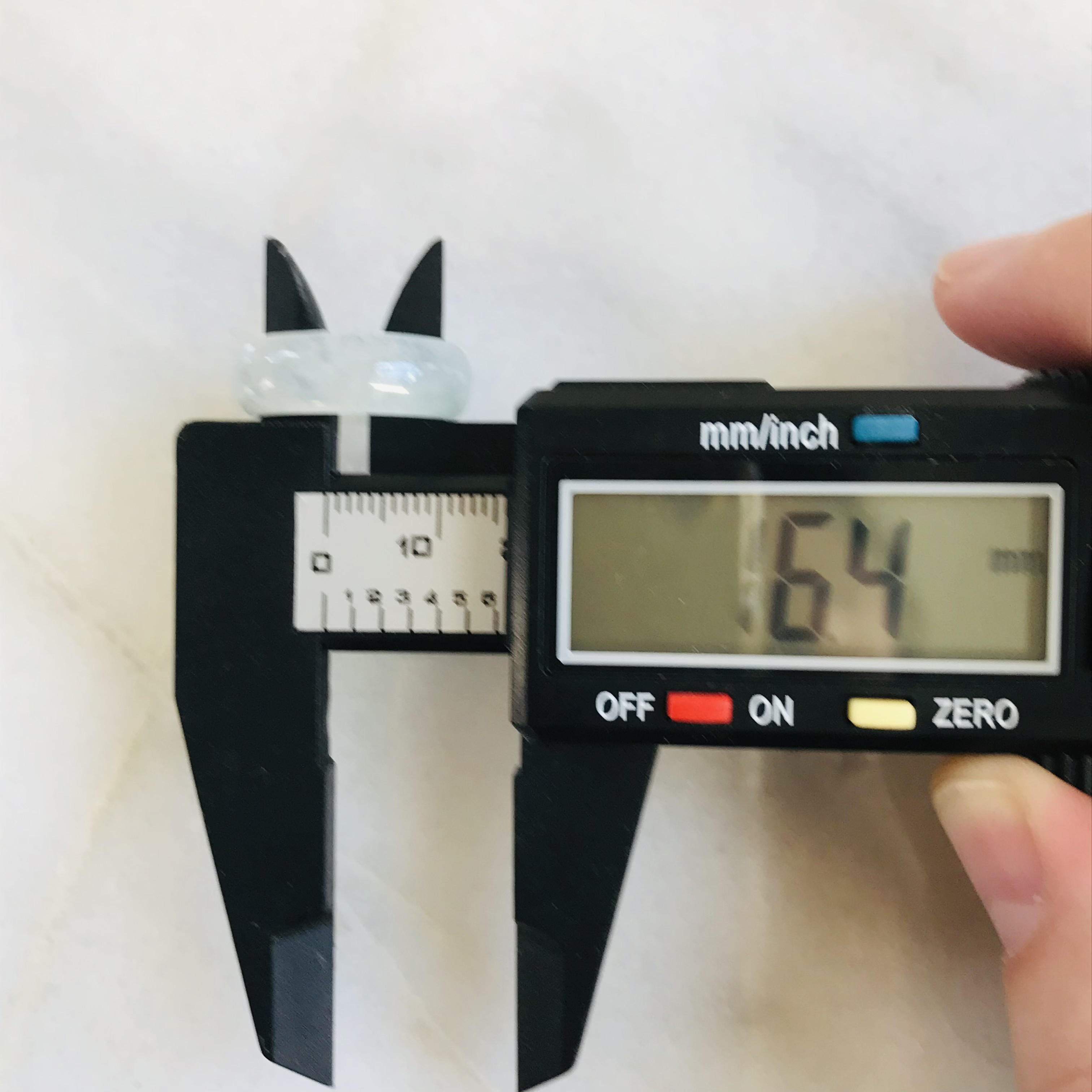 [R159-0028］ ジェイド　JADE ヒスイ　本翡翠　くりぬき　リング　天然石　ミャンマー産　9号　指輪