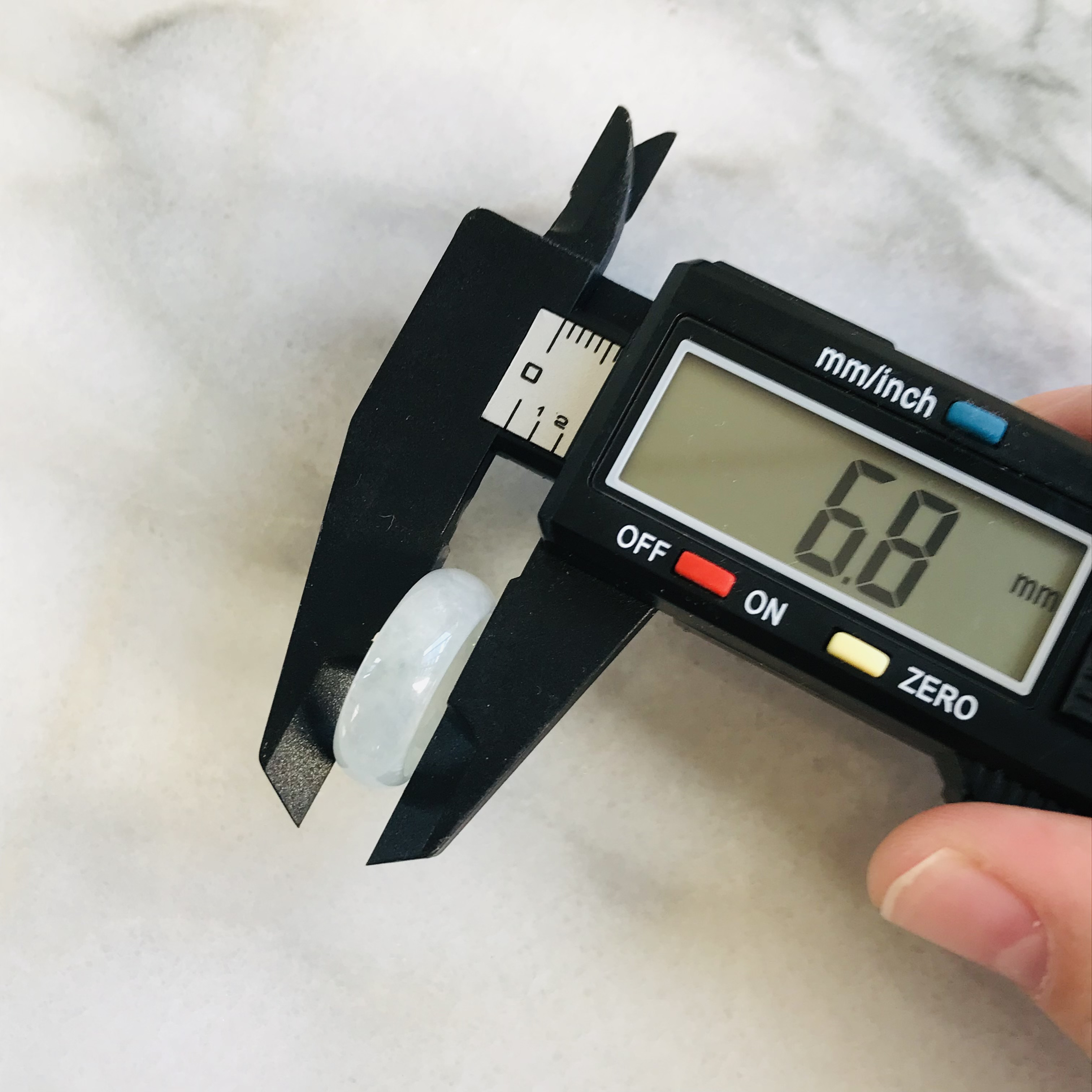 [R159-0028］ ジェイド　JADE ヒスイ　本翡翠　くりぬき　リング　天然石　ミャンマー産　9号　指輪