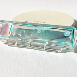 クラゲ散歩の印鑑ケース（ターコイズブルー） / 海 / レジン / 海月 2枚目の画像