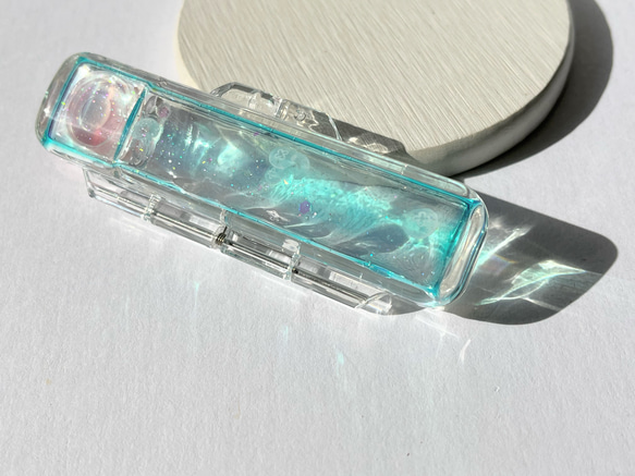 クラゲ散歩の印鑑ケース（ターコイズブルー） / 海 / レジン / 海月 4枚目の画像