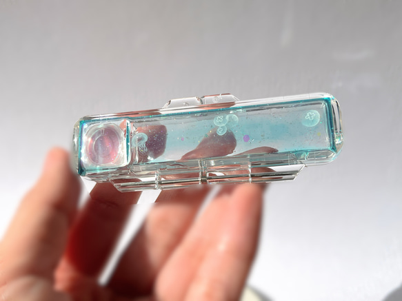 クラゲ散歩の印鑑ケース（ターコイズブルー） / 海 / レジン / 海月 6枚目の画像