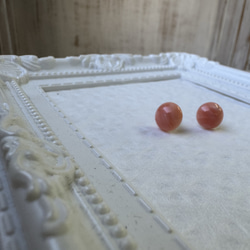 アウトレット　珊瑚　ボタン型　半円状　チタンピアス【花香】 13枚目の画像