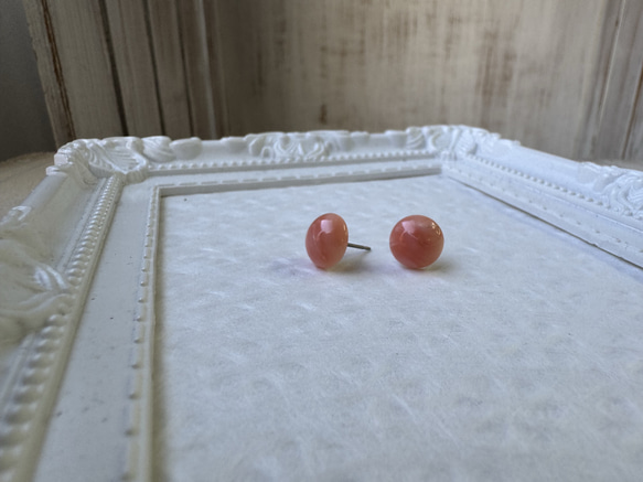 アウトレット　珊瑚　ボタン型　半円状　チタンピアス【花香】 14枚目の画像