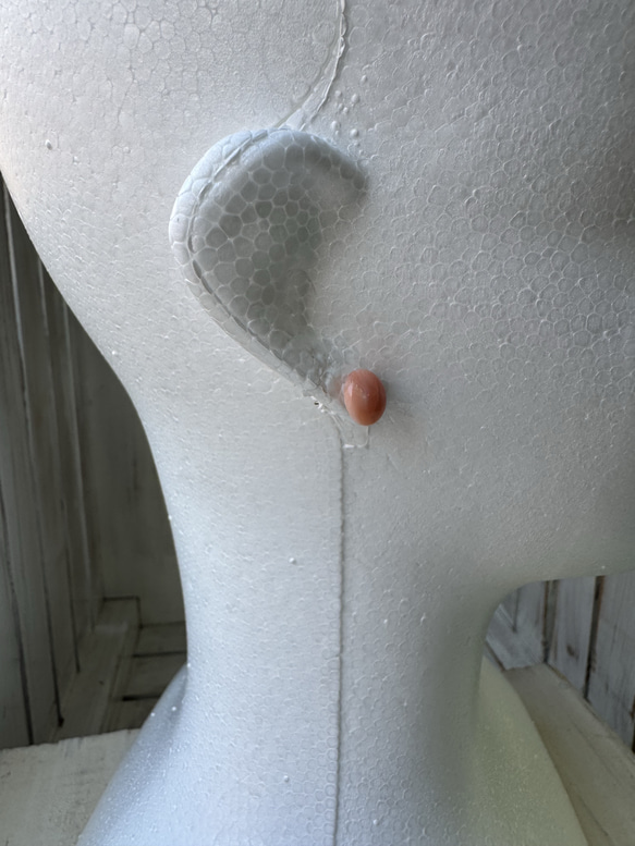 アウトレット　珊瑚　ボタン型　半円状　チタンピアス【花香】 18枚目の画像