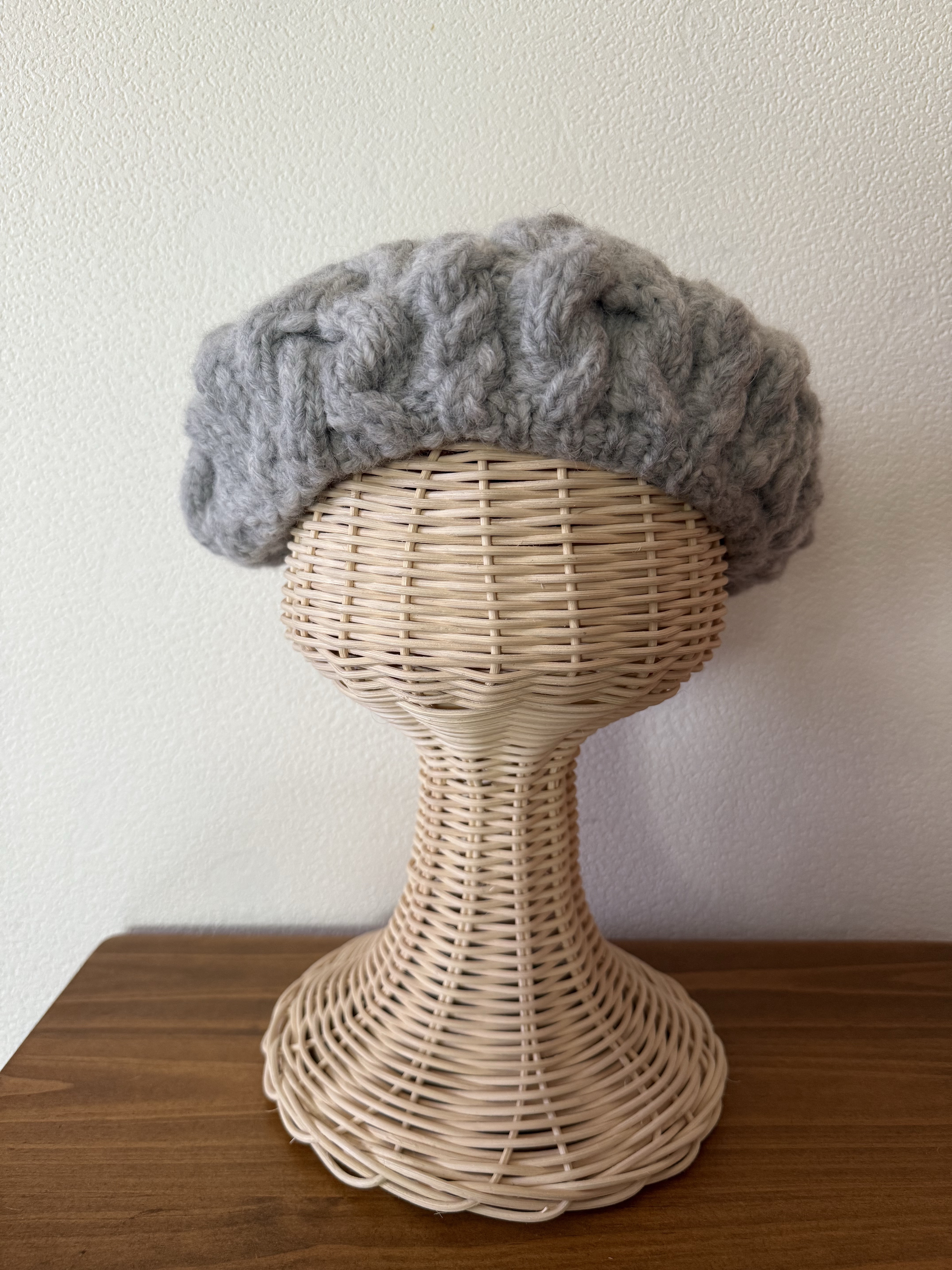 ケーブル模様のベレー帽　〜gray〜