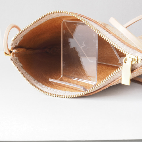 本革 イタリアンレザー アラスカ （ナチュラル）を使ったサコッシュ