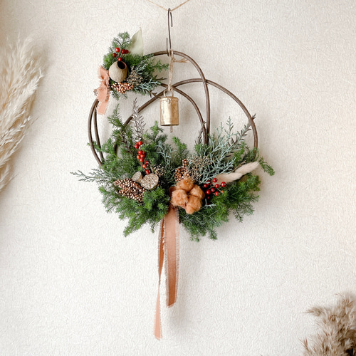 クリスマス リース ドライフラワー 針葉樹 ベル 冬 スワッグ riisi