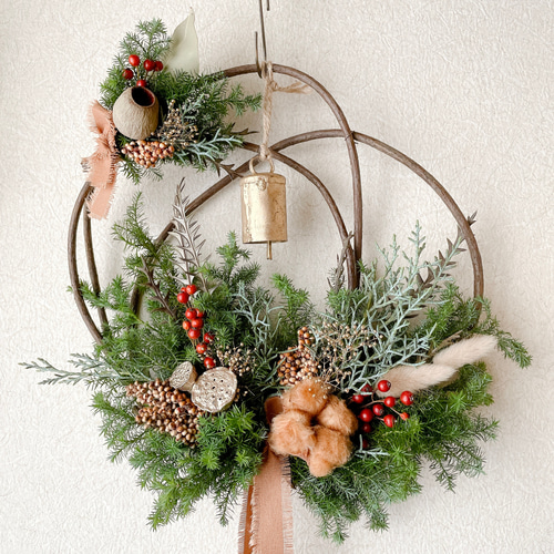 クリスマス リース ドライフラワー 針葉樹 ベル 冬 スワッグ riisi