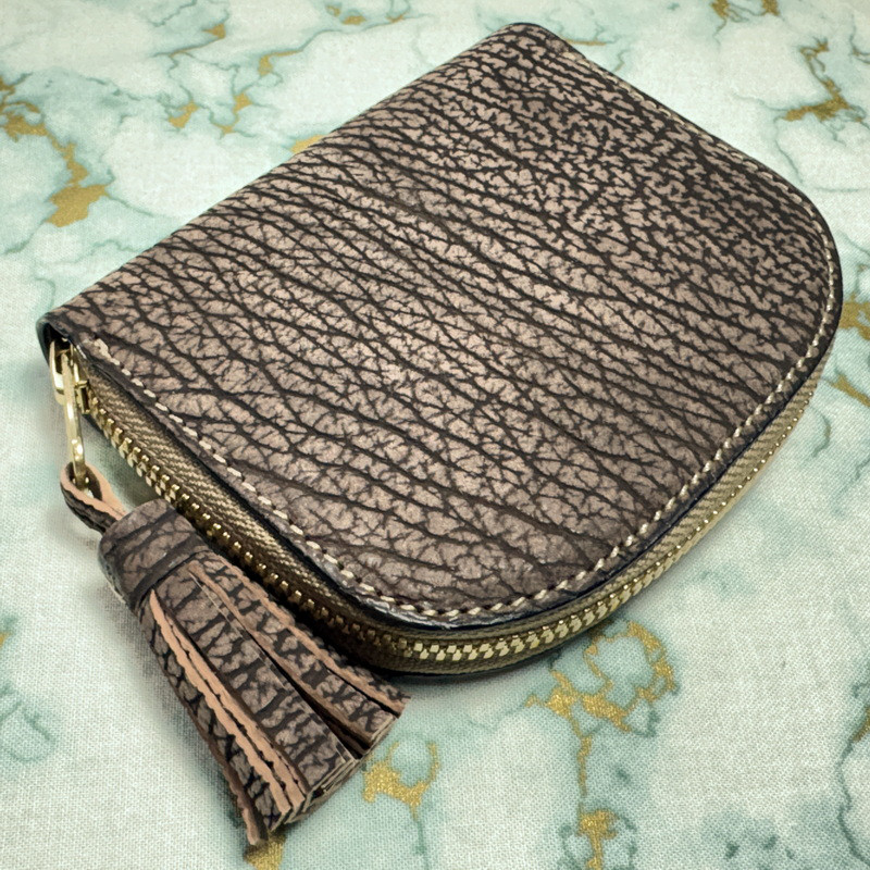 【AK.17】ヌバックシャーク(谷染め：セピア)×ドラーロ･ブッテーロ firebird 阿古屋貝型 財布 高級仕様