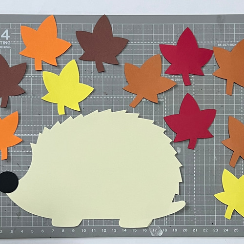 壁面 製作キット ハリネズミ 秋 装飾 保育園 型紙 保育製作キット販売