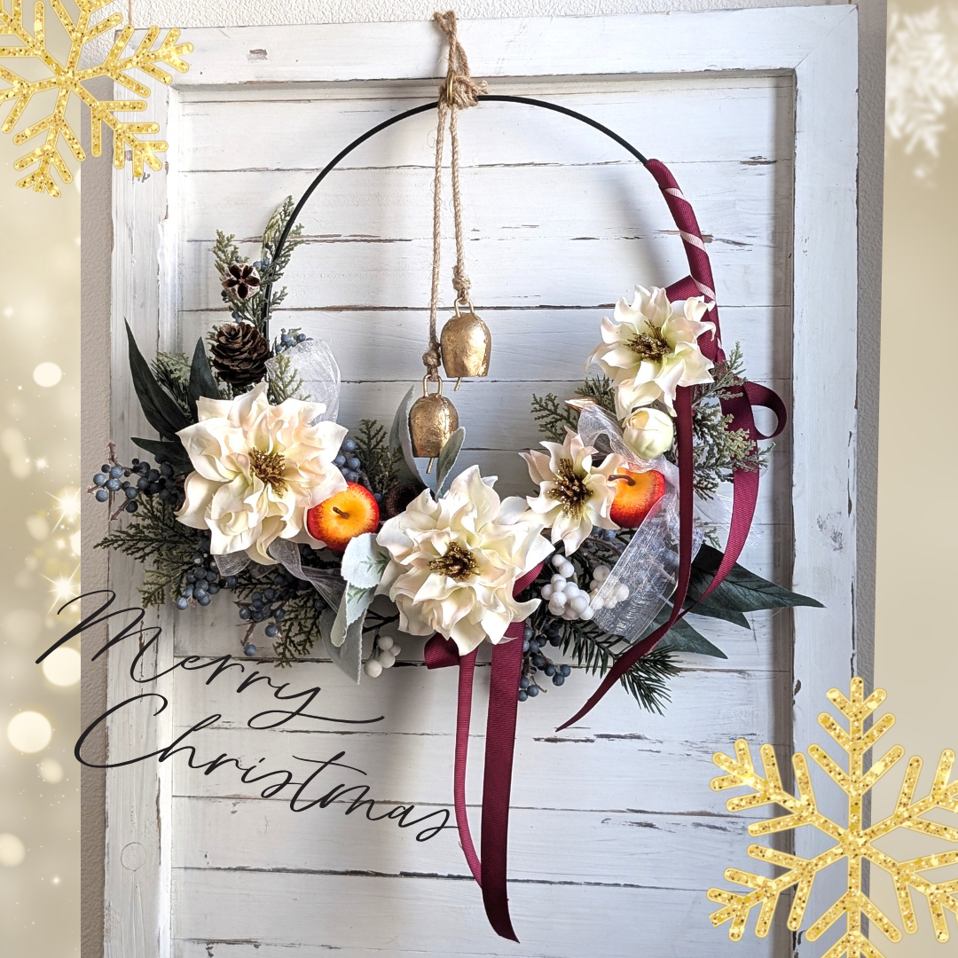 【2点限り】すぐに飾れる！毎年きれい！エクリュなポインセチアにベルが揺れるクリスマスリース