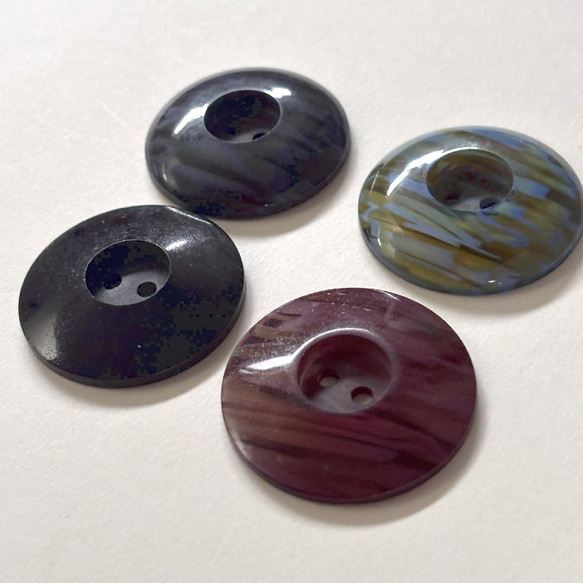 ボタン レトロ 円形 サークル ブルー パープル 二つ穴 2穴 大きめ 35mm～36mm 4個セット ew-252 2枚目の画像