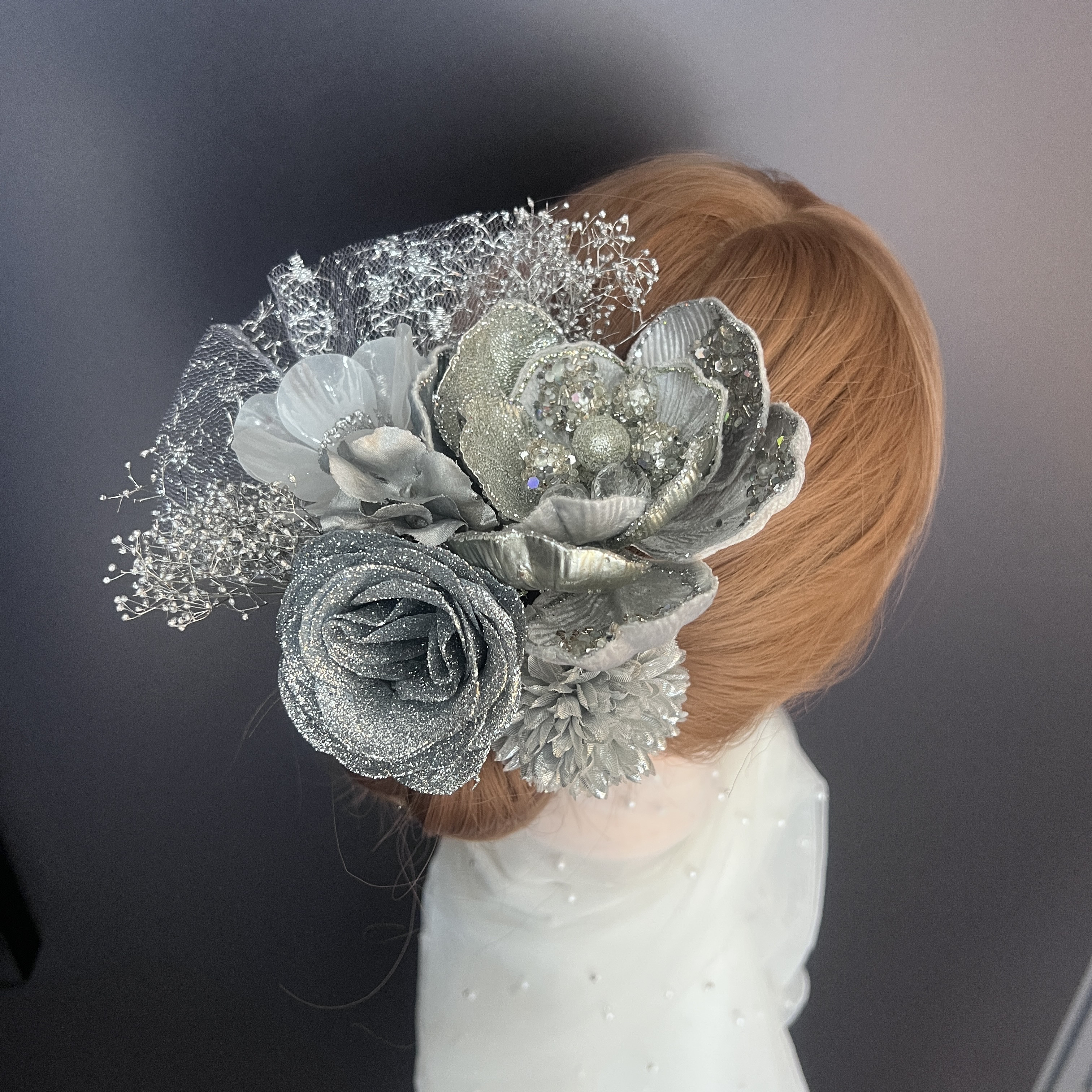 ha203 髪飾り 結婚式　卒業　成人式 着物　振袖　キラキラバラ　シルバー　銀