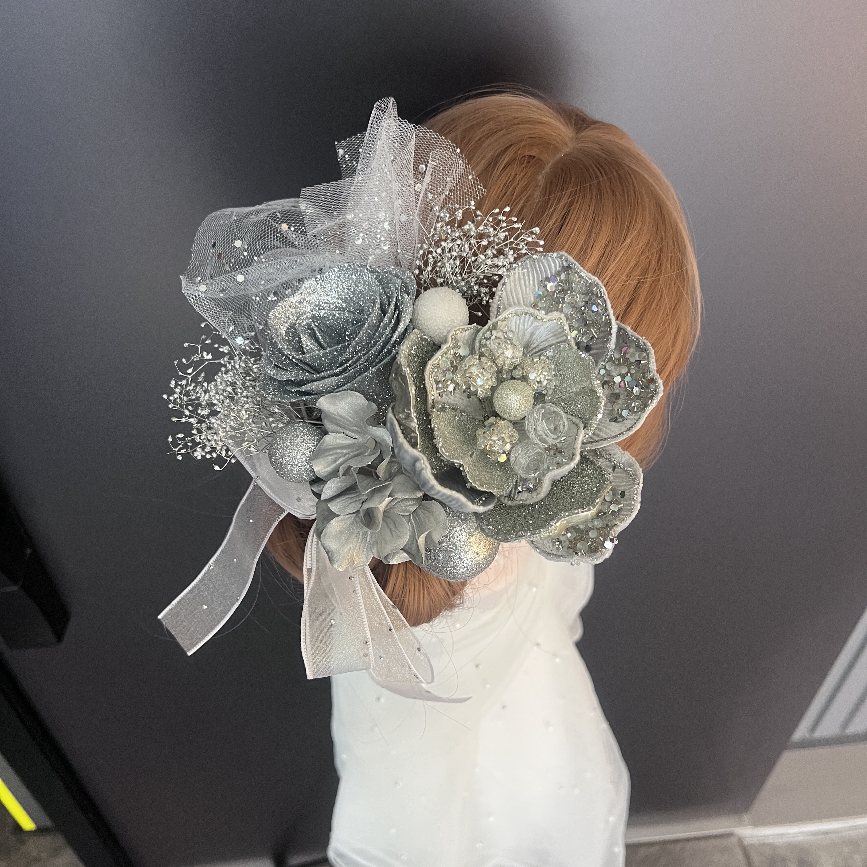 ha204 髪飾り 結婚式　卒業　成人式 着物　振袖　キラキラバラ　シルバー　銀