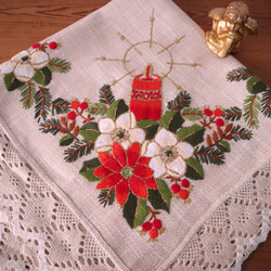 ドイツの手仕事/華やかなバテンレースとお花の白糸手刺繍 テーブル