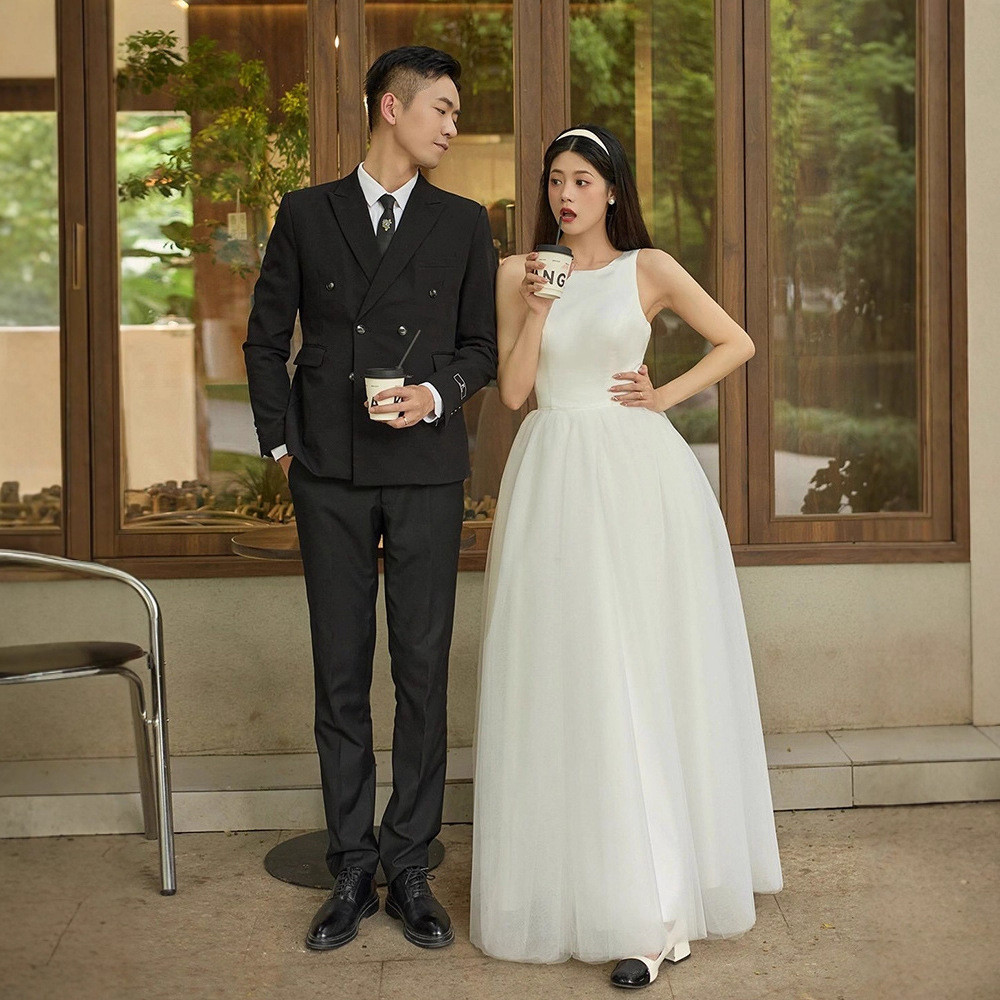 ノースリーブ 白 ウェディングドレス シンプル おしゃれ 韓国風 結婚式 パーティー 演奏会 二次会 前撮り HL381