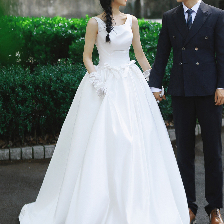 ノースリーブ 白黒 ウェディングドレス シンプル おしゃれ 韓国風 花嫁 パーティー 演奏会 二次会 前撮り HL382 7,832円