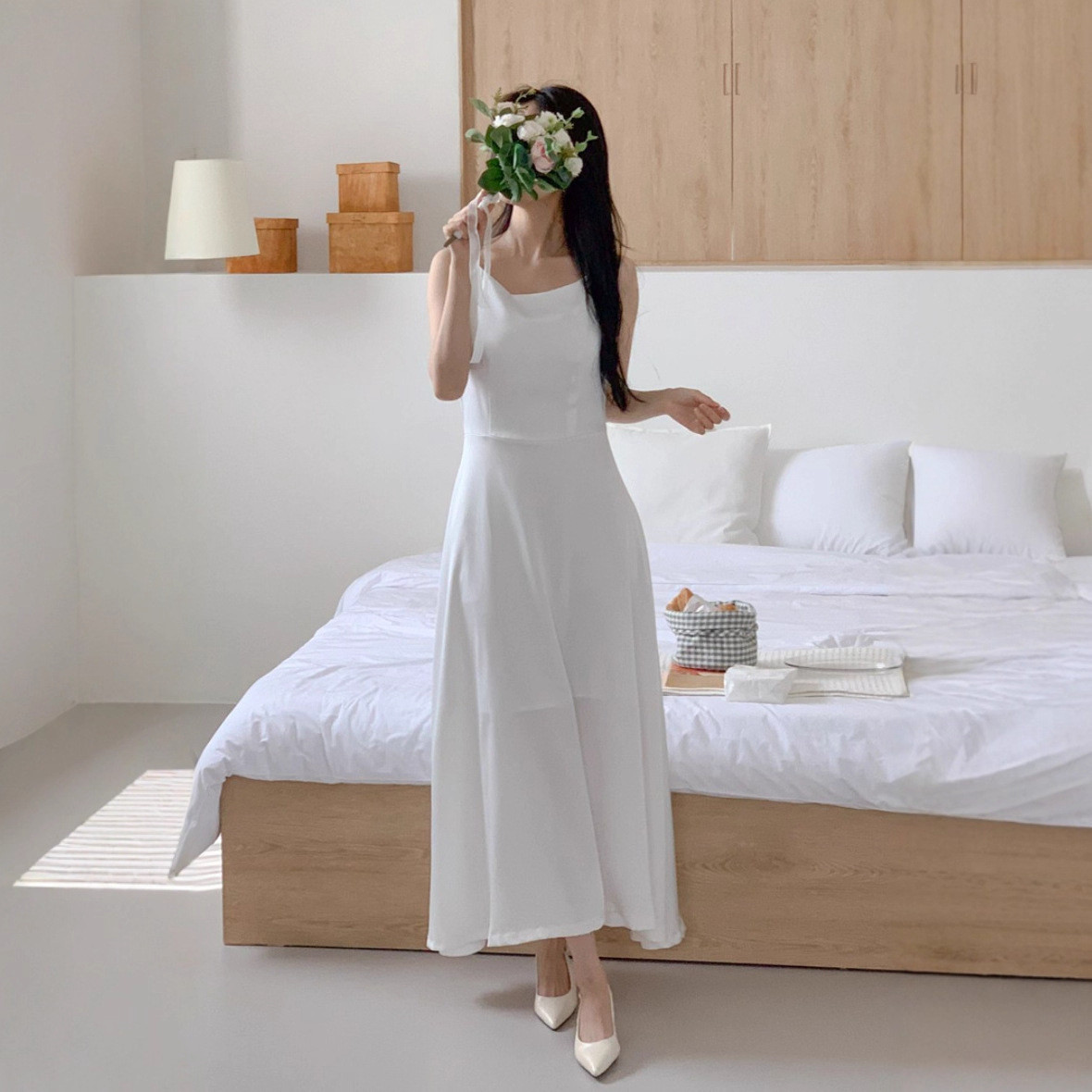 ノースリーブ 白 黒 ウェディングドレス シンプル 韓国風 結婚式 パーティー 演奏会 二次会 前撮り HL386