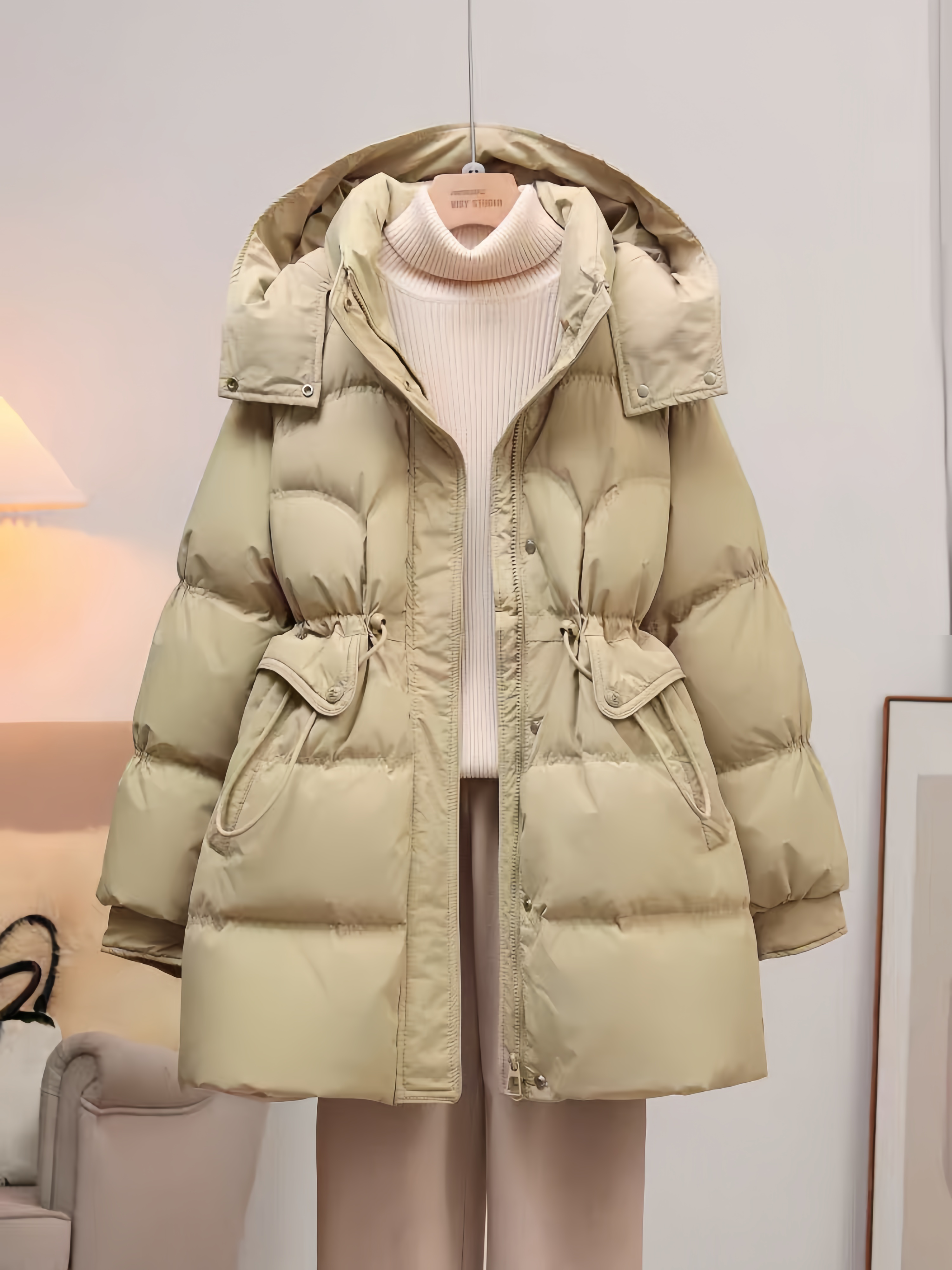 2025年ストレートホワイトカモフラ牛角ボタン ダウンジャケット女性中長期大毛襟厚手冬ファッションコート 高級感 旅行