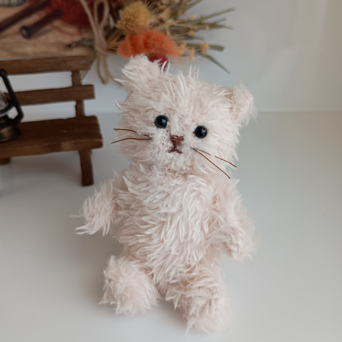 ぱやぱやうす茶ねこちゃん ぬいぐるみ スタイ付き ぬいぐるみ ちゃみ