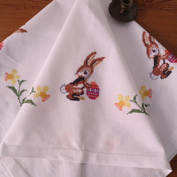 ポルトガルの手仕事/マデイラ刺繍 リネン生地に葡萄の白糸手刺繍