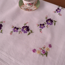 フランスの手仕事/1940年 素敵な白糸カットワーク刺繍のスクエア型