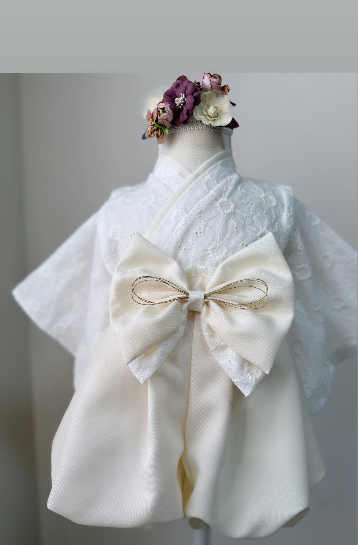 やさしい生成りのベビー袴「いろまえの白」｜はじまりを包むアイボリーレース／お食い初め・七五三・誕生日