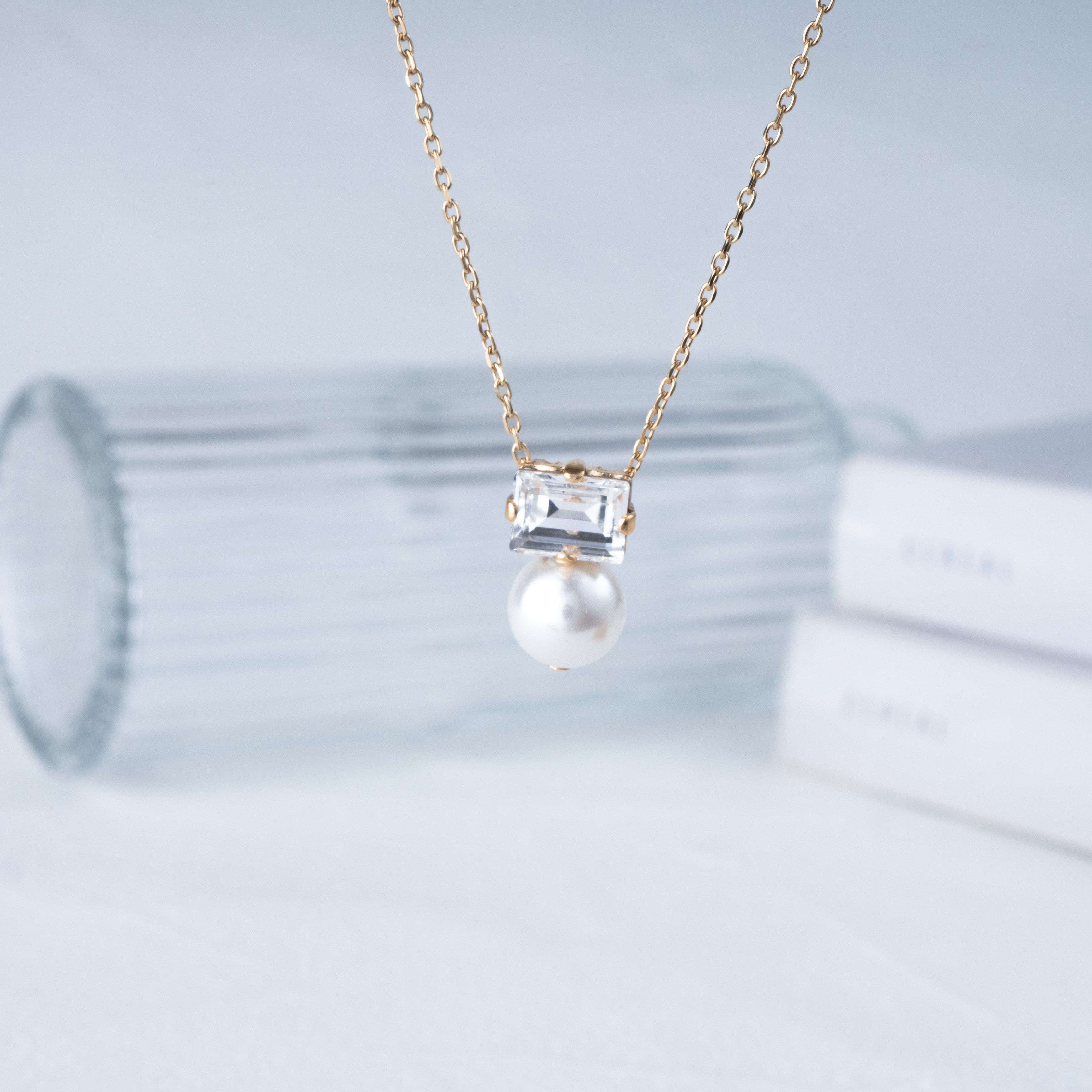 Creema限定 新春福袋2026〈梅〉横クリスタル×貝パール  アレルギー対応　サージカルステンレス　クリスマス