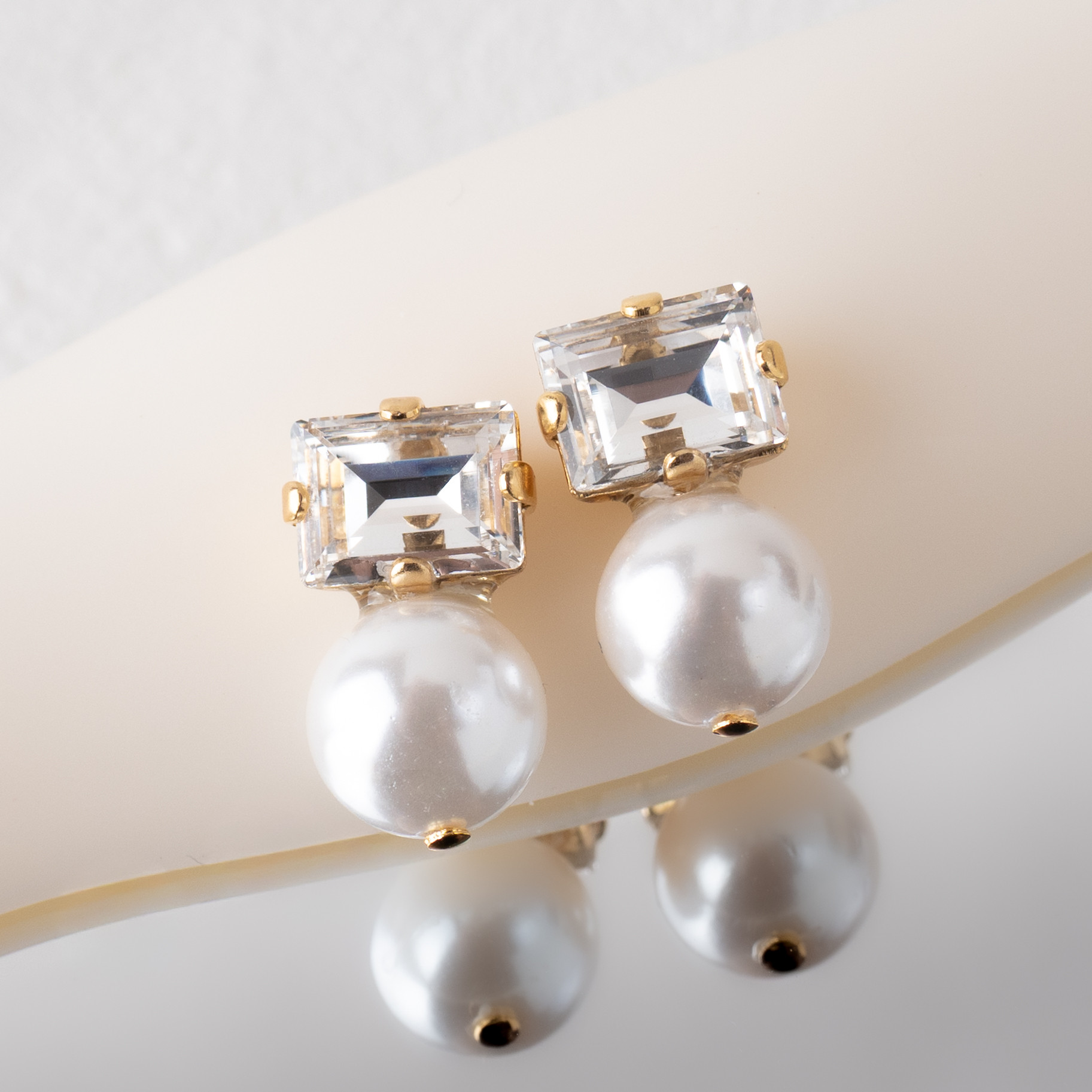 Creema限定 新春福袋2026〈梅〉横クリスタル×貝パール  アレルギー対応　サージカルステンレス　クリスマス