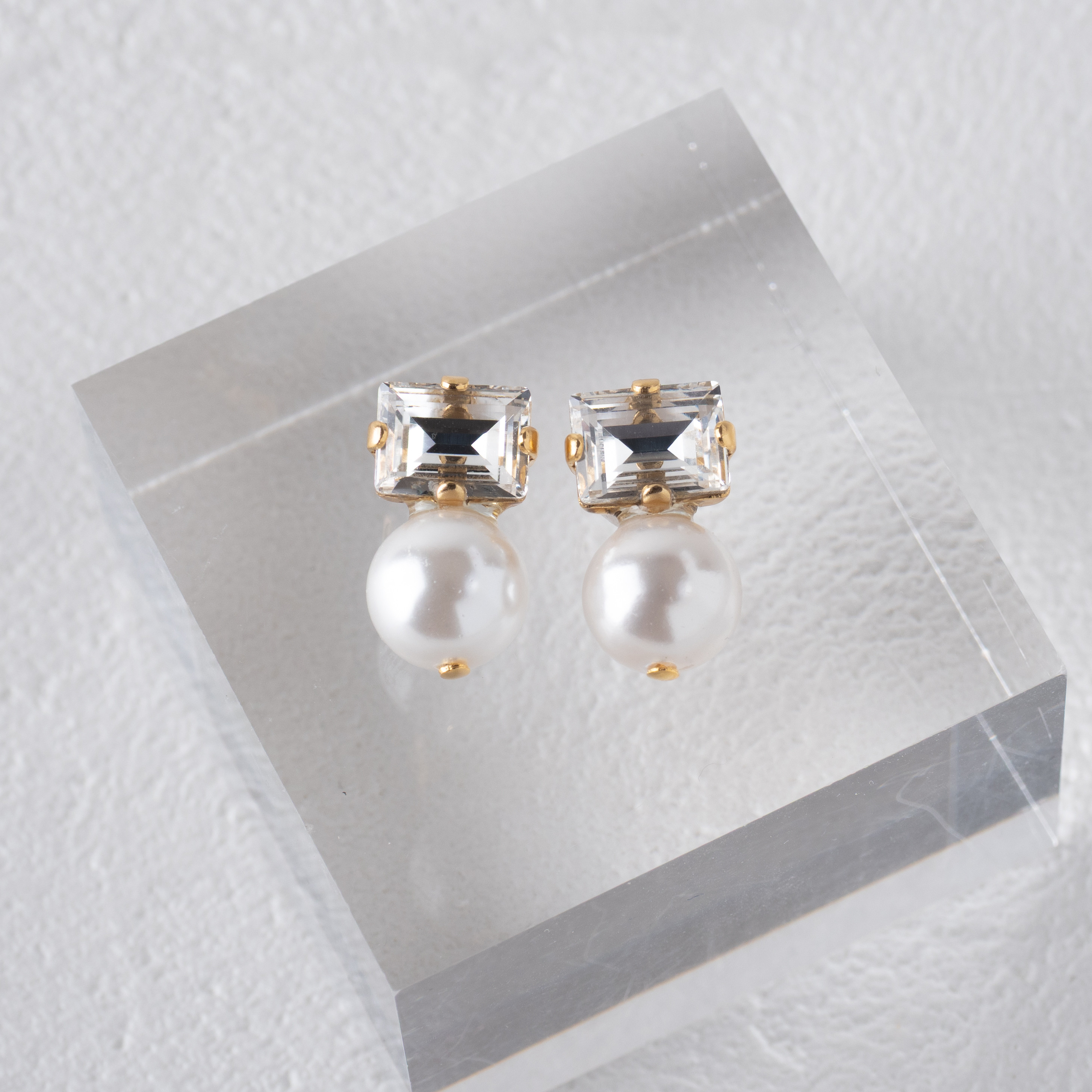 Creema限定 新春福袋2026〈梅〉横クリスタル×貝パール  アレルギー対応　サージカルステンレス　クリスマス