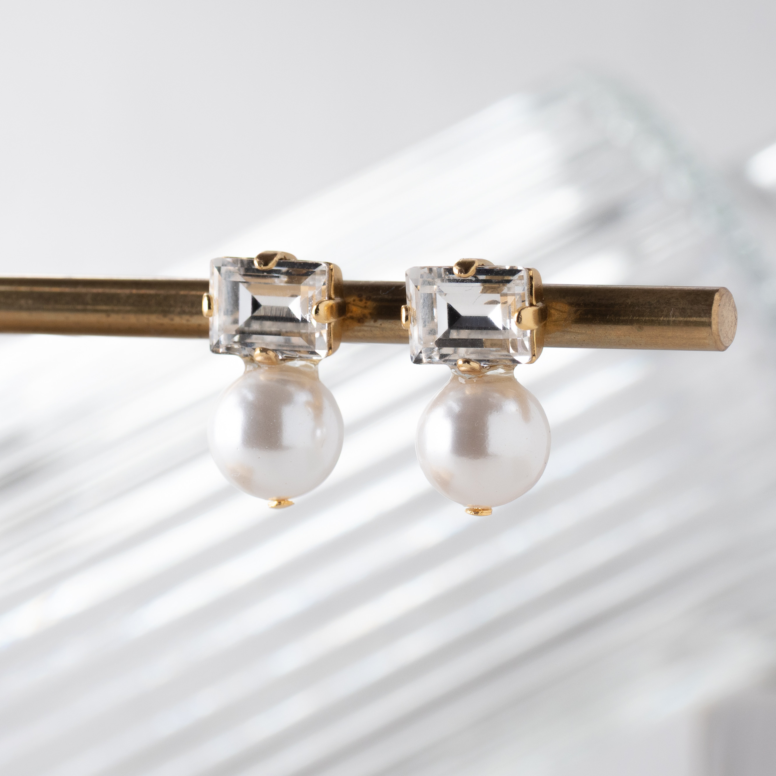 Creema限定 新春福袋2026〈梅〉横クリスタル×貝パール  アレルギー対応　サージカルステンレス　クリスマス