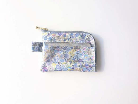 仕切り付きA7　L字ファスナー　クリアポーチ 　クラシックガーデン　リバティラミネート　♡定番柄の見事な饗宴 1枚目の画像