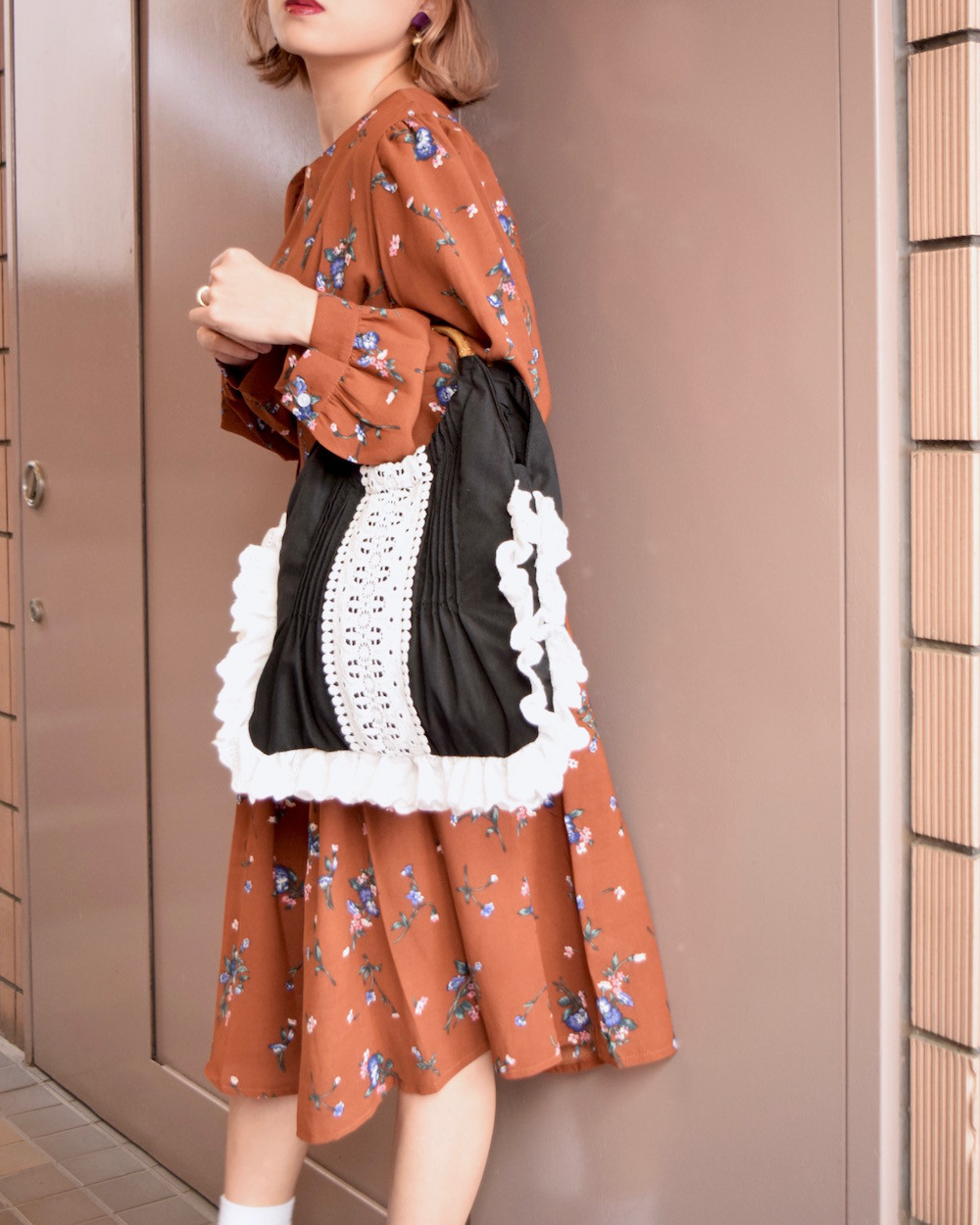 (全2色)PUFF SLEEVE FLOWER ONEPIECE（Brown)　ワンピース　茶　レトロ