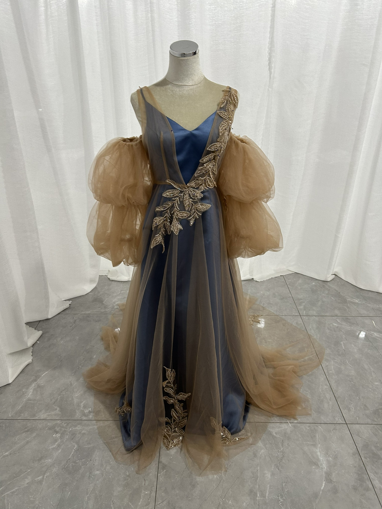 人気上昇 青上品レース キャミソール  カラードレス +コーヒーの色 取り外し袖 オーバードレス 点セット  花嫁