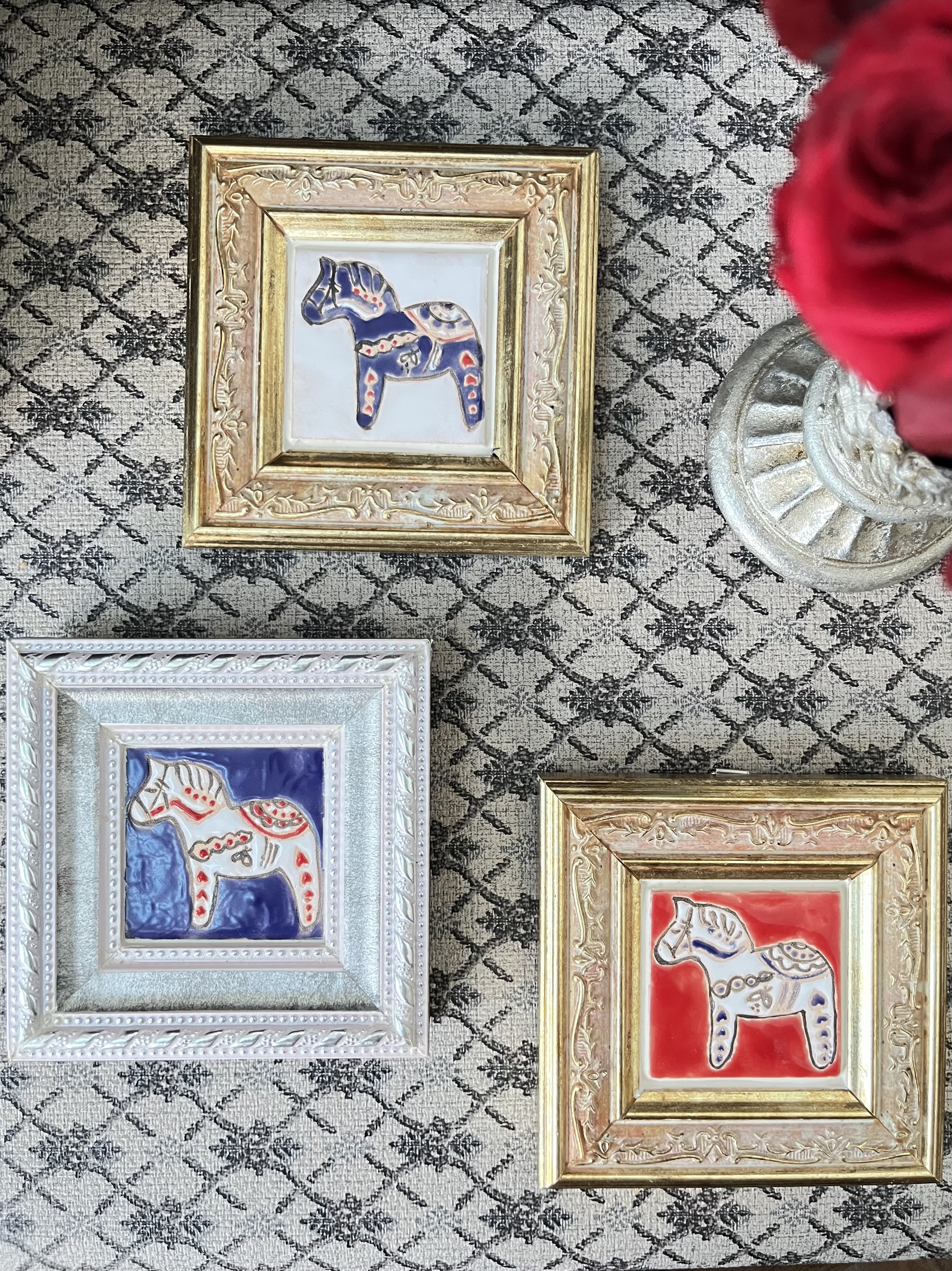 スペインタイル壁飾り3点セット「幸せを運ぶダーラナホース」