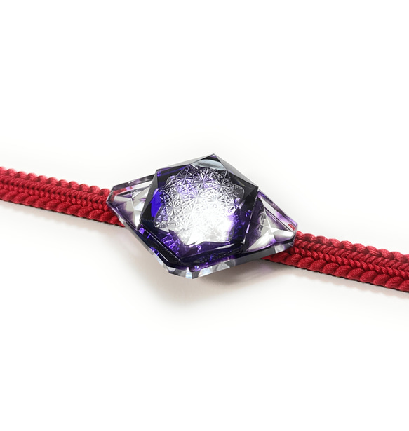 「幸への祈り・未来創造」東京切子帯留め　幸映（さちばえ）　紫 3枚目の画像