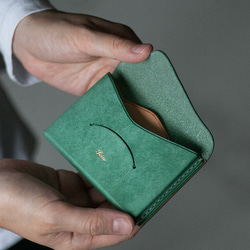 ［ 刻印無料 ］ 封筒みたいな本革の名刺入れ「  f u t o u  」_グリーン 2枚目の画像