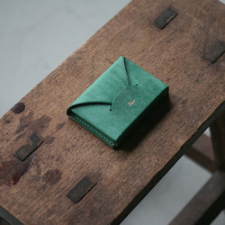 ［ 刻印無料 ］ 封筒みたいな本革の名刺入れ「  f u t o u  」_グリーン 8枚目の画像