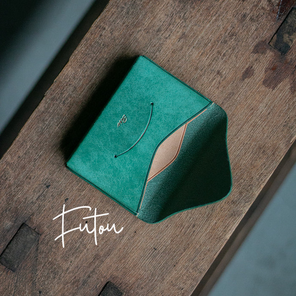 ［ 刻印無料 ］ 封筒みたいな本革の名刺入れ「  f u t o u  」_グリーン 1枚目の画像