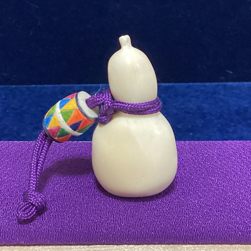 ☆本象牙根付 瓢箪に馬と太鼓 ※※Y-77 キーホルダー 石橋象牙店 通販