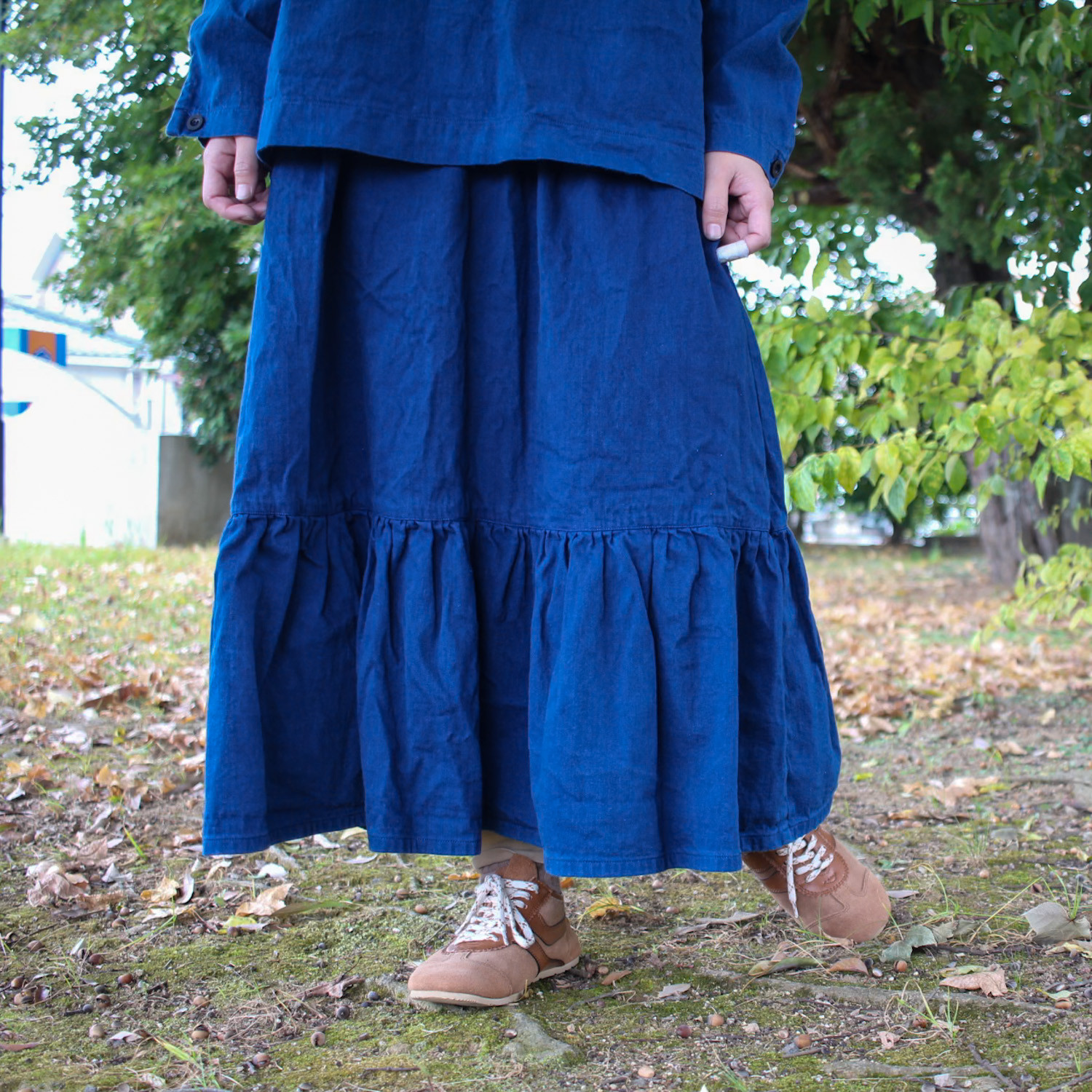 aone – gather denim skirt　藍染め群青色