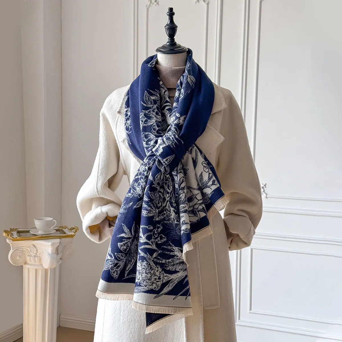 【繊細な模様は主役級】ジャガード織ストールマフラー・ガーデンNB