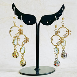 【限定♡】オーナメントボール＆雪の結晶ピアス・金 1枚目の画像