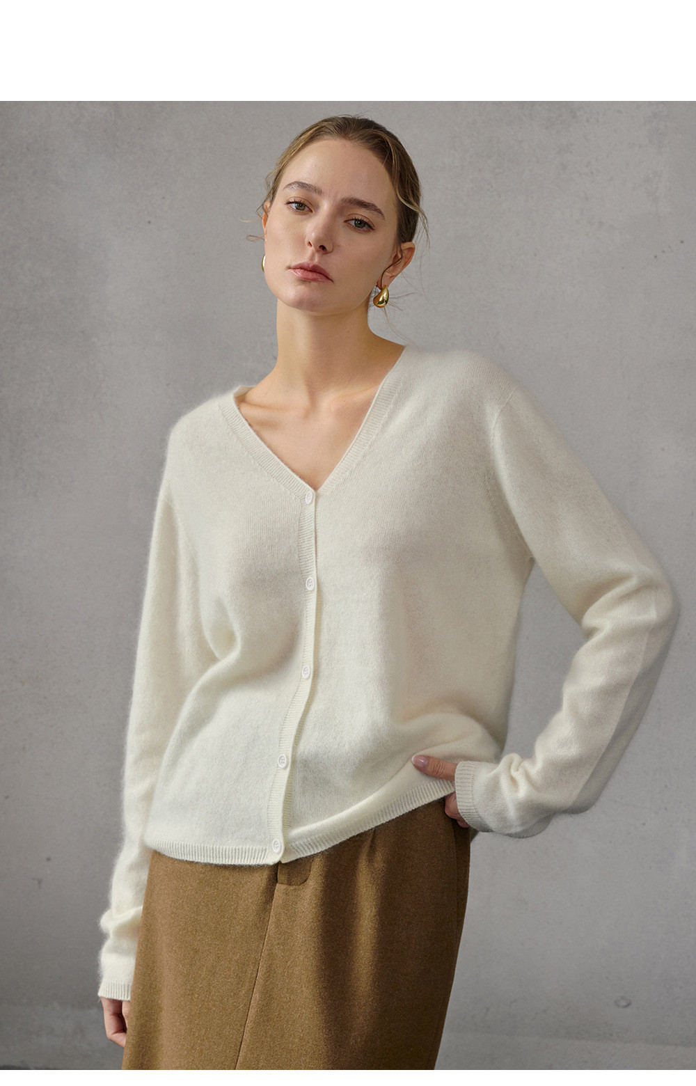 2025年秋冬 ウールカーディガン レディース Vネック シングルボタン ゆったりシルエット #白色
